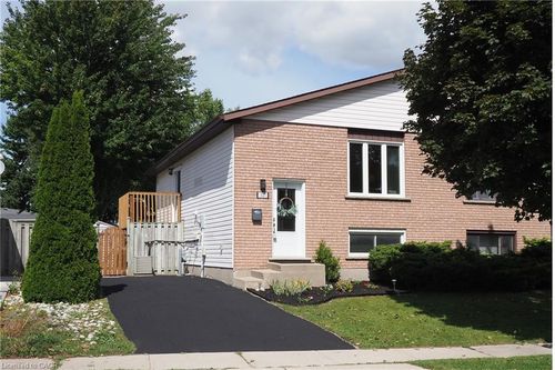 17 Dyer Crt, Cambridge, ON, N3C4B8 | Card Image