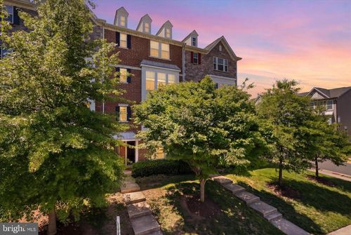 44110 Vaira Ter, CHANTILLY, VA, 20152-6117 | Card Image