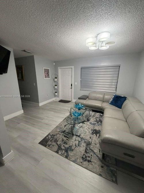 907-6878 Nw 173rd Dr, Hialeah, FL, 33015-5506 | Card Image
