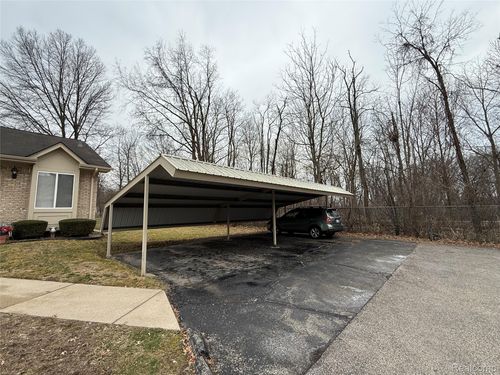 28-30800 Plum Lane Dr, Madison Heights, MI, 48071-1504 | Card Image