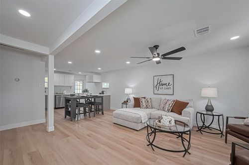7406 Valeda Dr, Deer Park, TX, 77536-6026 | Card Image