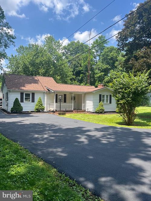 1595 Rock Cliff Dr, MARTINSBURG, WV, 25401-3273 | Card Image