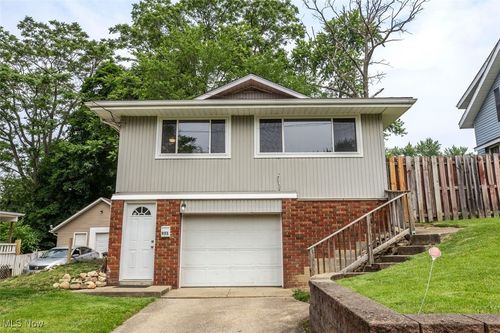 931 Harrison Ave, Akron, OH, 44314-2811 | Card Image