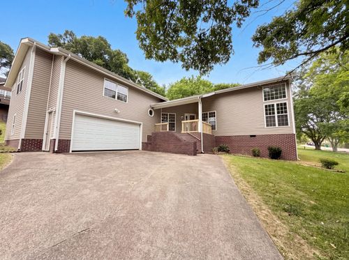 2011 Wild Cherry Dr, Lewisburg, TN, 37091-3000 | Card Image