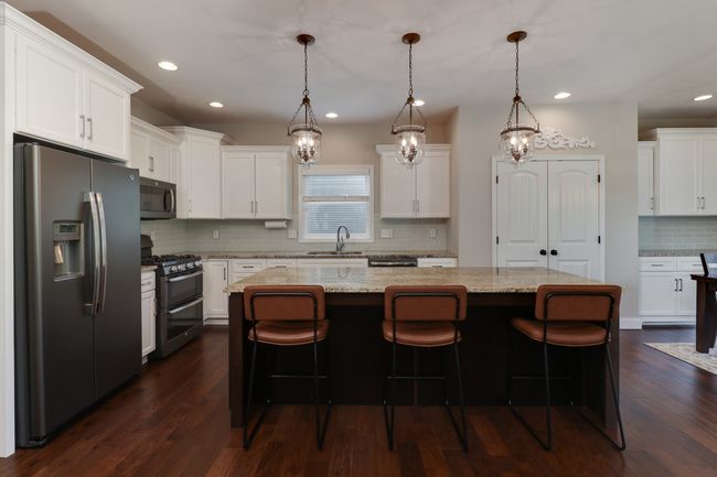 402 Raef Rd, House other with 4 bedrooms, 5 bathrooms and 3 parking in Downs IL | Image 5