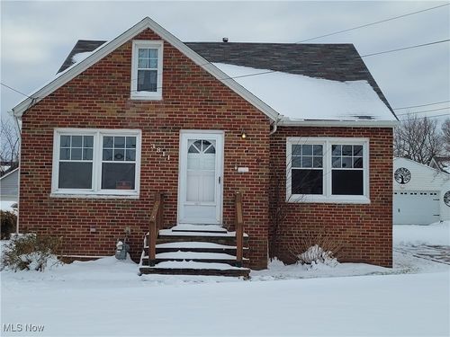 3811 Theota Ave, Parma, OH, 44134-1829 | Card Image