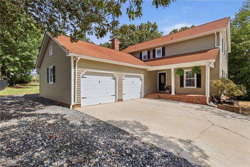 4518 Oak Hollow Dr, High Point, NC, 27265-9692 | Card Image