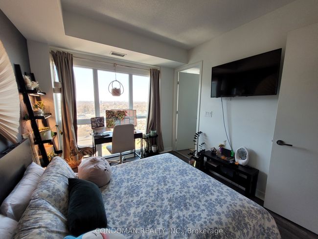 1924 - 165 Legion Rd N, Condo with 2 bedrooms, 2 bathrooms and 1 parking in Etobicoke ON | Image 7