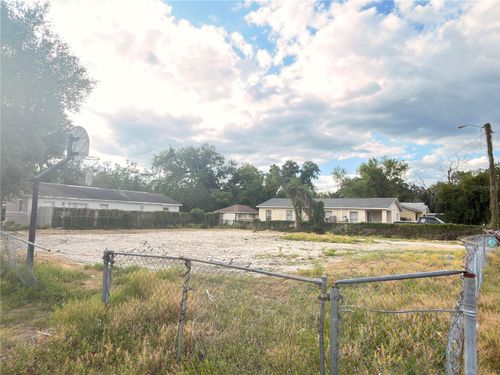 9302 North 12th, Tampa, FL, 33612 | Card Image