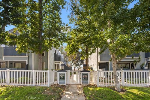 apt-201-7300 Quill Dr, Downey, CA, 90242-2016 | Card Image