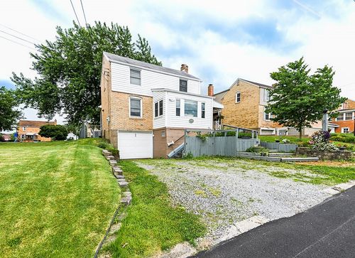 825 Childs Ave, Monaca, PA, 15061-1318 | Card Image