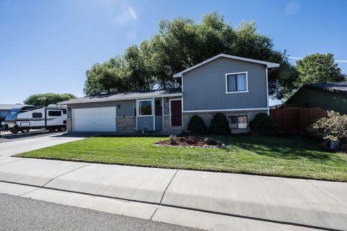 3283 Shadow Ridge Ct, Clifton, CO, 81520-7964 | Card Image