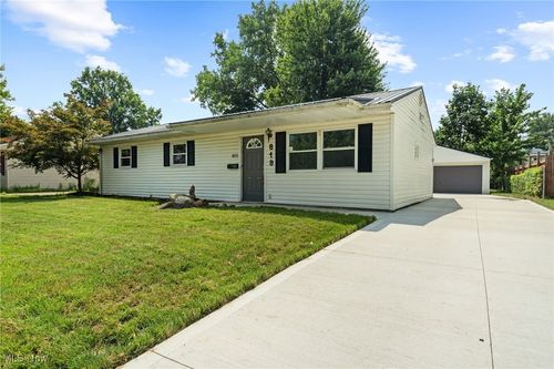819 Baldwin Ave, Elyria, OH, 44035-7217 | Card Image