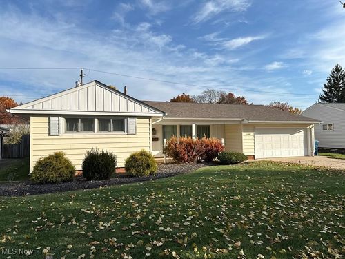 11482 Glendora Ln, Parma, OH, 44130-3936 | Card Image