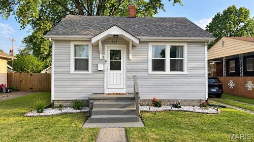 215 Rohm Pl, Roxana, IL, 62084-1022 | Card Image
