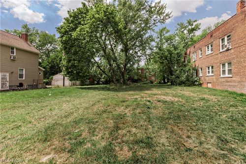 884 E 144th St, Cleveland, OH, 44110-3418 | Card Image