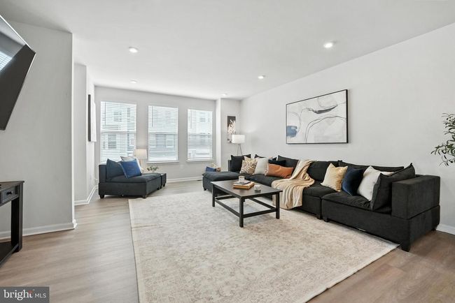 18286 Summit Pointe Dr, Townhouse with 3 bedrooms, 4 bathrooms and null parking in TRIANGLE VA | Image 6