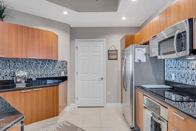 2503 - 241 Riverside Dr, Condo with 2 bedrooms, 2 bathrooms and null parking in HOLLY HILL FL | Image 6