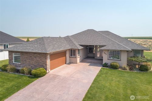 8071 Dune Lake Rd Se, Moses Lake, WA, 98837-8209 | Card Image