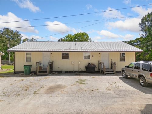 105 W Division Ave, Yellville, AR, 72687-9268 | Card Image