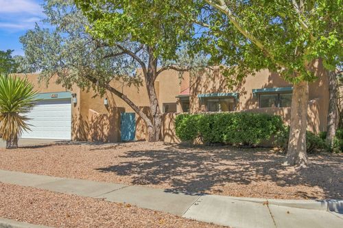 7401 Saratoga Ln, Santa Fe, NM, 87507-8434 | Card Image