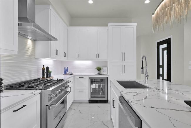 B - 2808 Cary St, House other with 3 bedrooms, 4 bathrooms and null parking in Houston TX | Image 11