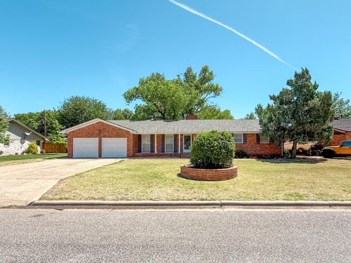 2326 N Aspen Dr, Pampa, TX, 79065 | Card Image