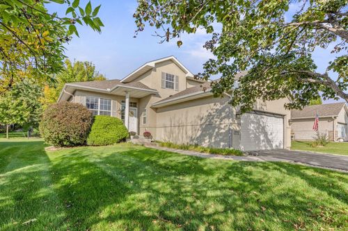 9405 214th St W, Lakeville, MN, 55044-1902 | Card Image