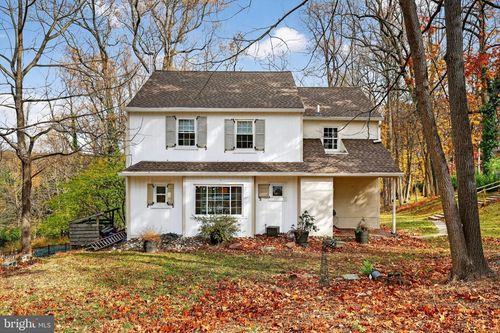 575 W Valley Rd, WAYNE, PA, 19087-5336 | Card Image