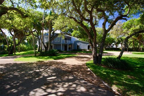 902 Holoma Dr, Vero Beach, FL, 32963-3405 | Card Image