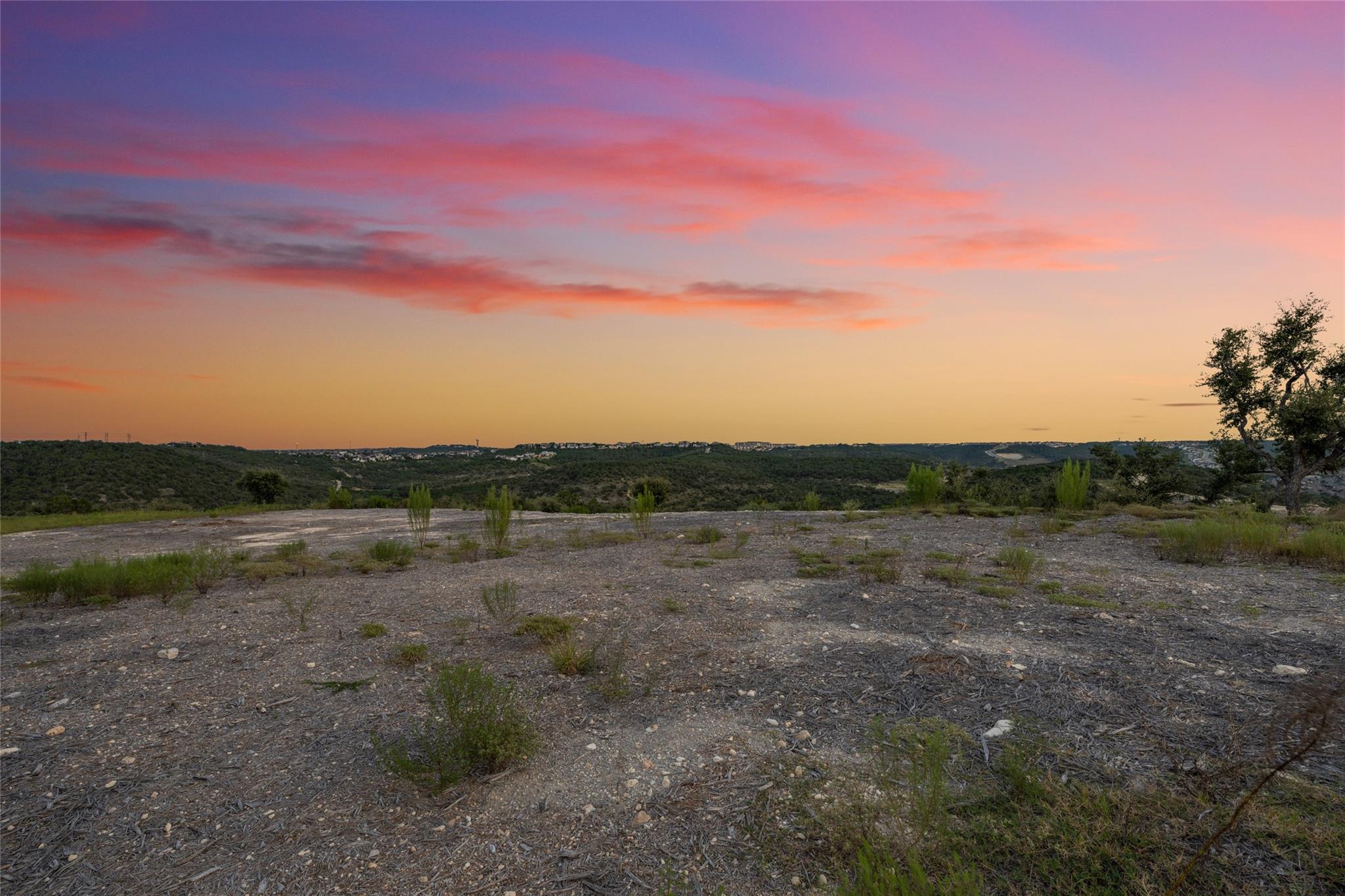 Land in Lakeway