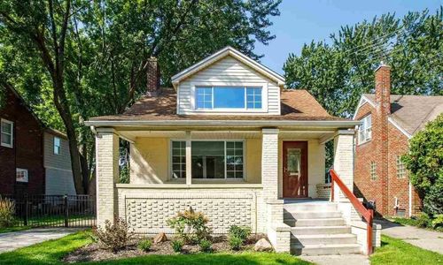 907 University Pl, Grosse Pointe, MI, 48230-2101 | Card Image