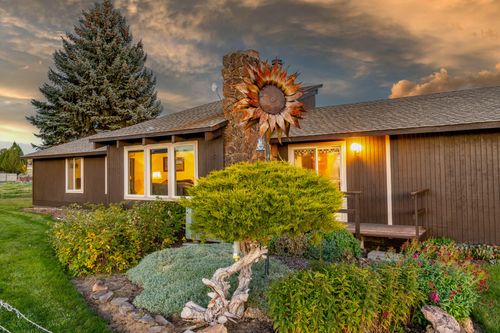 2522 Ne Sunset View Ln, Prineville, OR, 97754-8659 | Card Image