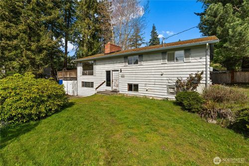 19525 86th Ave W, Edmonds, WA, 98026-6111 | Card Image