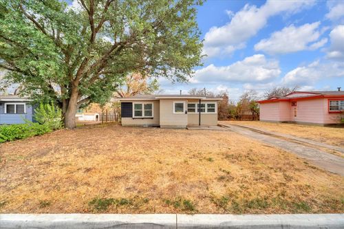 5528 Rickenbacker Pl, Fort Worth, TX, 76112-7640 | Card Image