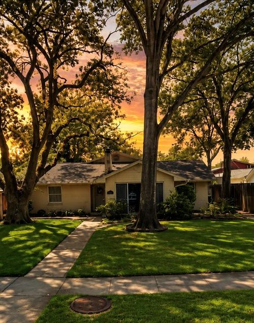 3731 Drake St, Houston, TX, 77005-1117 | Card Image