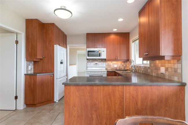 416 Parkhill Terr, House other with 5 bedrooms, 3 bathrooms and 8 parking in Ladysmith BC | Image 19