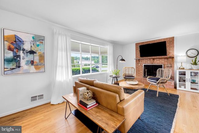 10406 Greenside Dr, House other with 4 bedrooms, 3 bathrooms and null parking in COCKEYSVILLE MD | Image 7