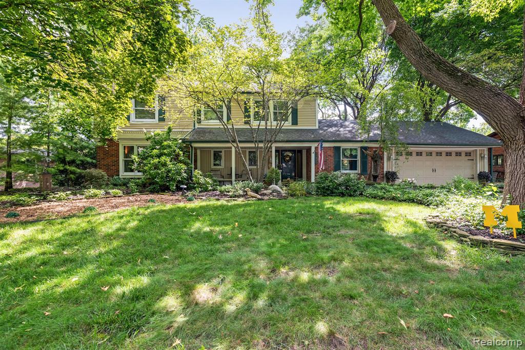 Oak Point Dr, Farmington Hills, MI 48331