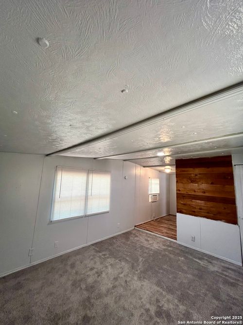 814 Palm St, Jourdanton, TX, 78026-2928 | Card Image