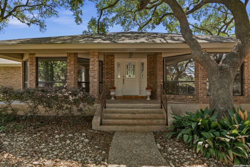 202 Wedgewood, Seguin, TX, 78155-1221 | Card Image