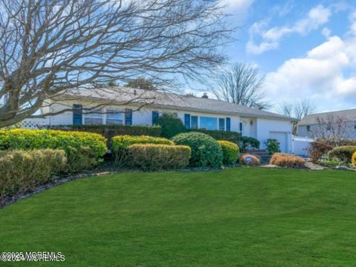 70 Avery Ave, Long Branch, NJ, 07740-5625 | Card Image