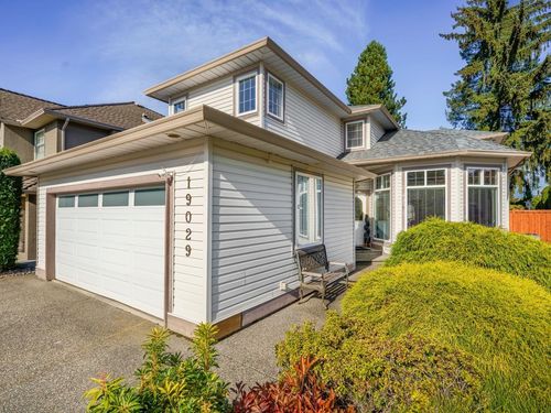 19029 118b Ave, Pitt Meadows, BC, V3Y2L2 | Card Image