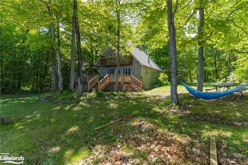 110 Island 404/Quarry Island, Honey Harbour, ON, P0E1E0 | Card Image