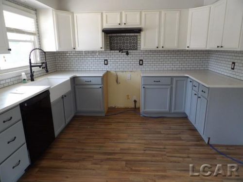 3225 W Circle Dr, Adrian, MI, 49221-9599 | Card Image
