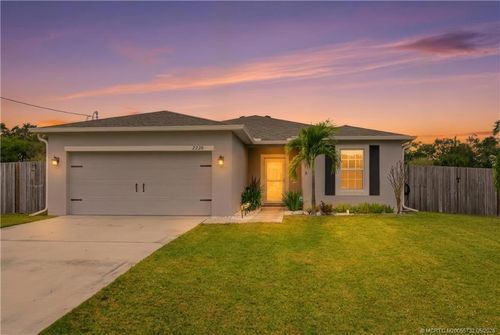2220 Se Lucaya St, Port St Lucie, FL, 34952-6820 | Card Image