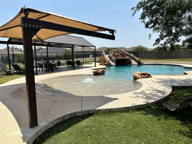 Dive into the sparkling swimming pool when the Texas heat starts to reveal. | Image 28