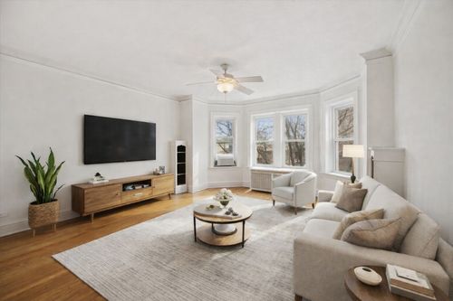 apt-2e-7348 Lake St, River Forest, IL, 60305-2257 | Card Image