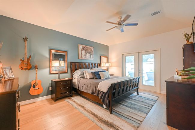 Primary Bedroom. | Image 25