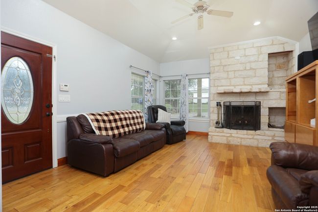 1411 Driftwood Rdg, House other with 6 bedrooms, 3 bathrooms and null parking in Spring Branch TX | Image 16